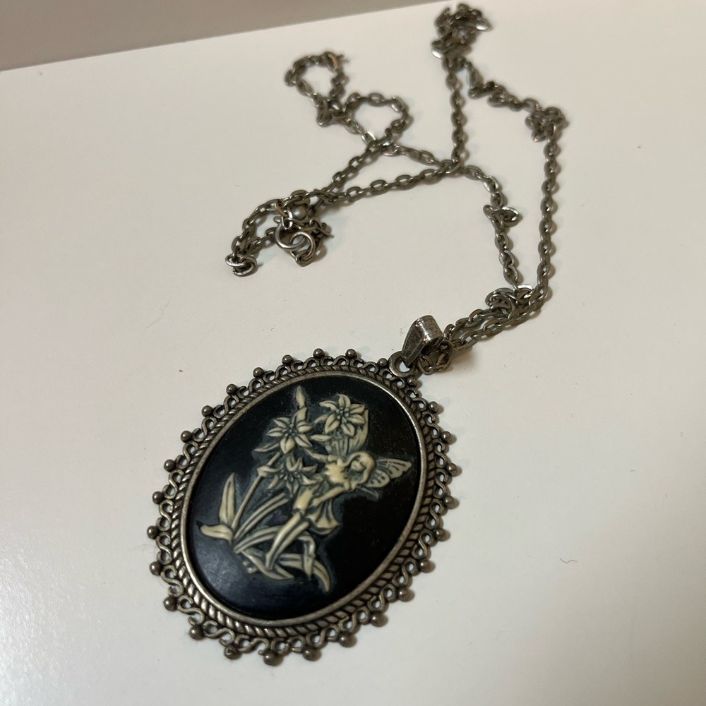 Vintage Fairy Cameo Pendant Necklace Silver Tone Filigree Floral Fantasy Jewelry - Picture 5 of 5